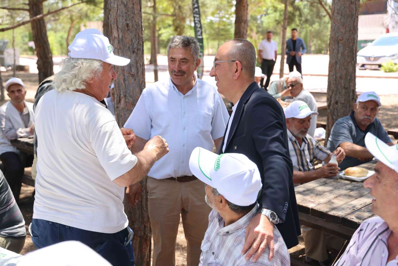 Başkan Kavuş, Konya’nın büyükleriyle Meram’ı karış karış gezdi 2